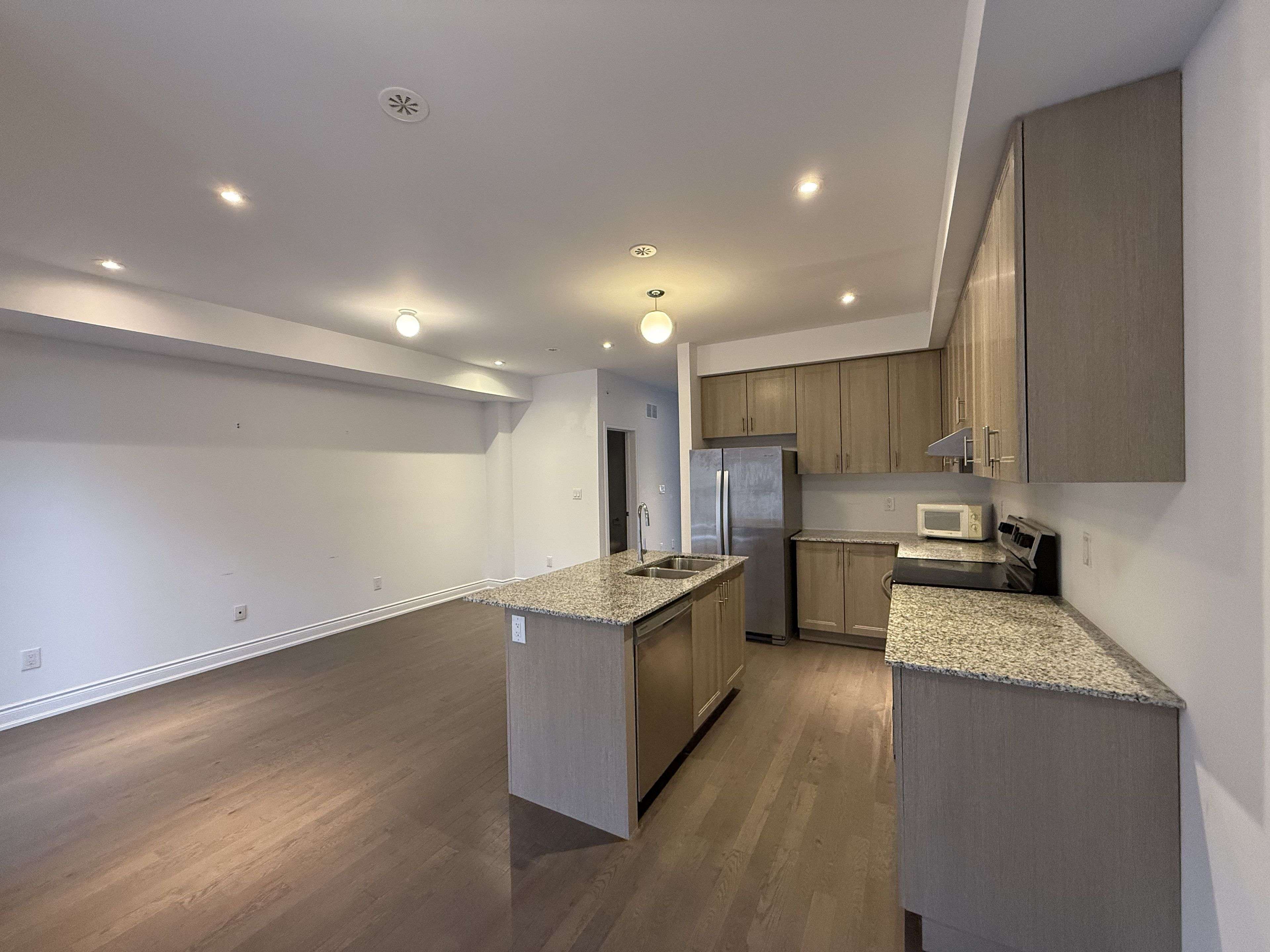 Markham, ON L3R 0W9,4120 Highway 7 N/A E #Upper