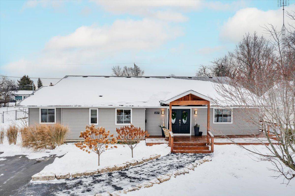 Georgina, ON L4P 2N4,207 South Channel DR