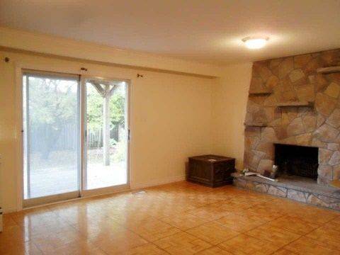 Richmond Hill, ON L4C 6L7,141 Garden AVE #Back