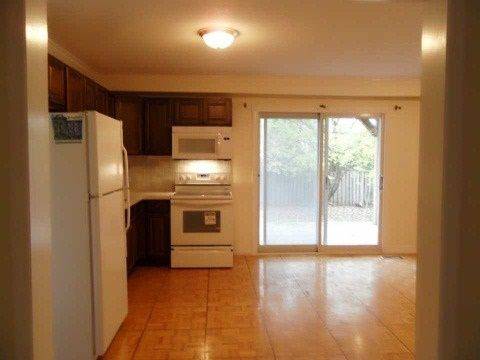 Richmond Hill, ON L4C 6L7,141 Garden AVE #Back