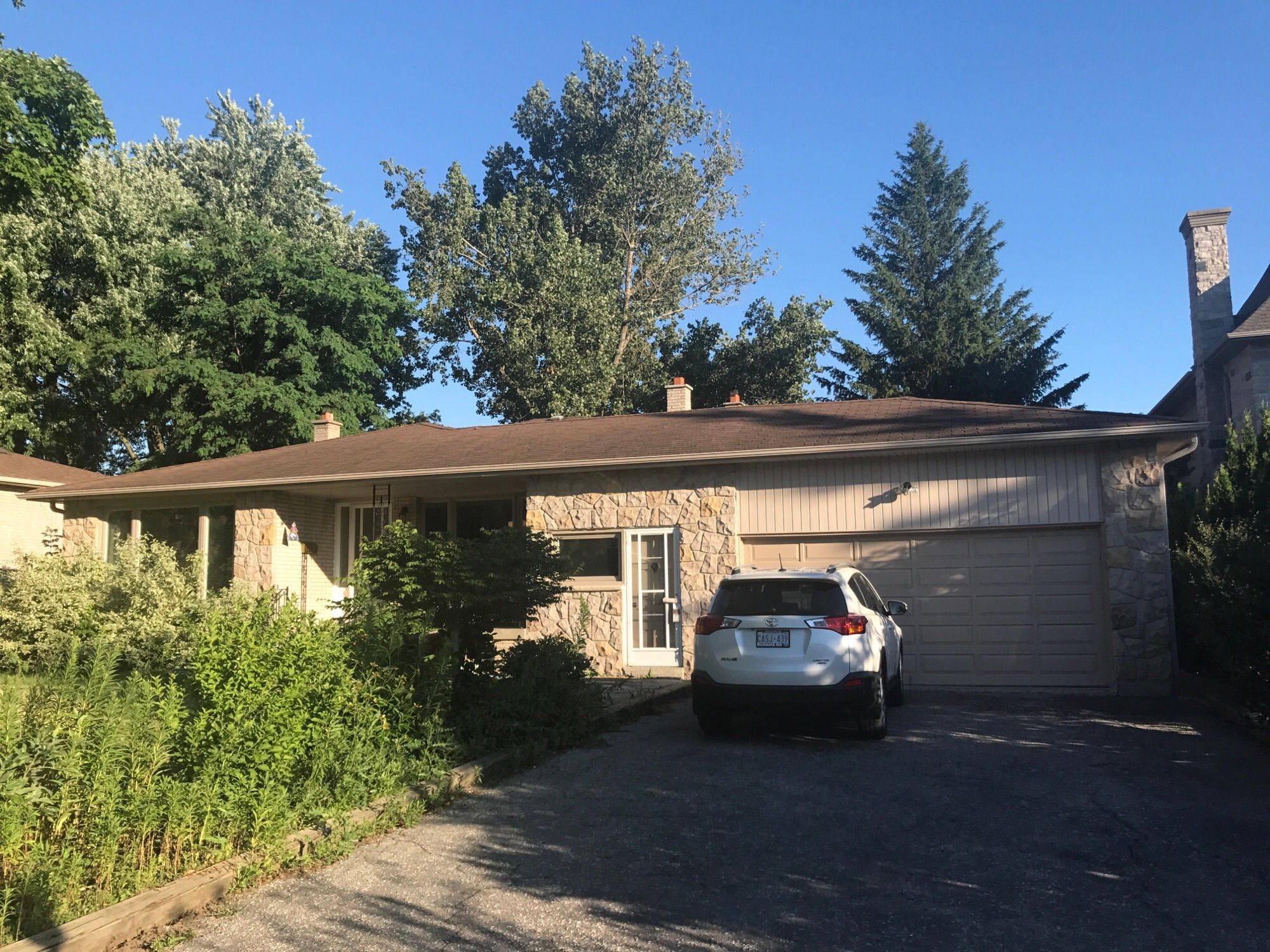 Richmond Hill, ON L4C 6L7,141 Garden AVE #Back