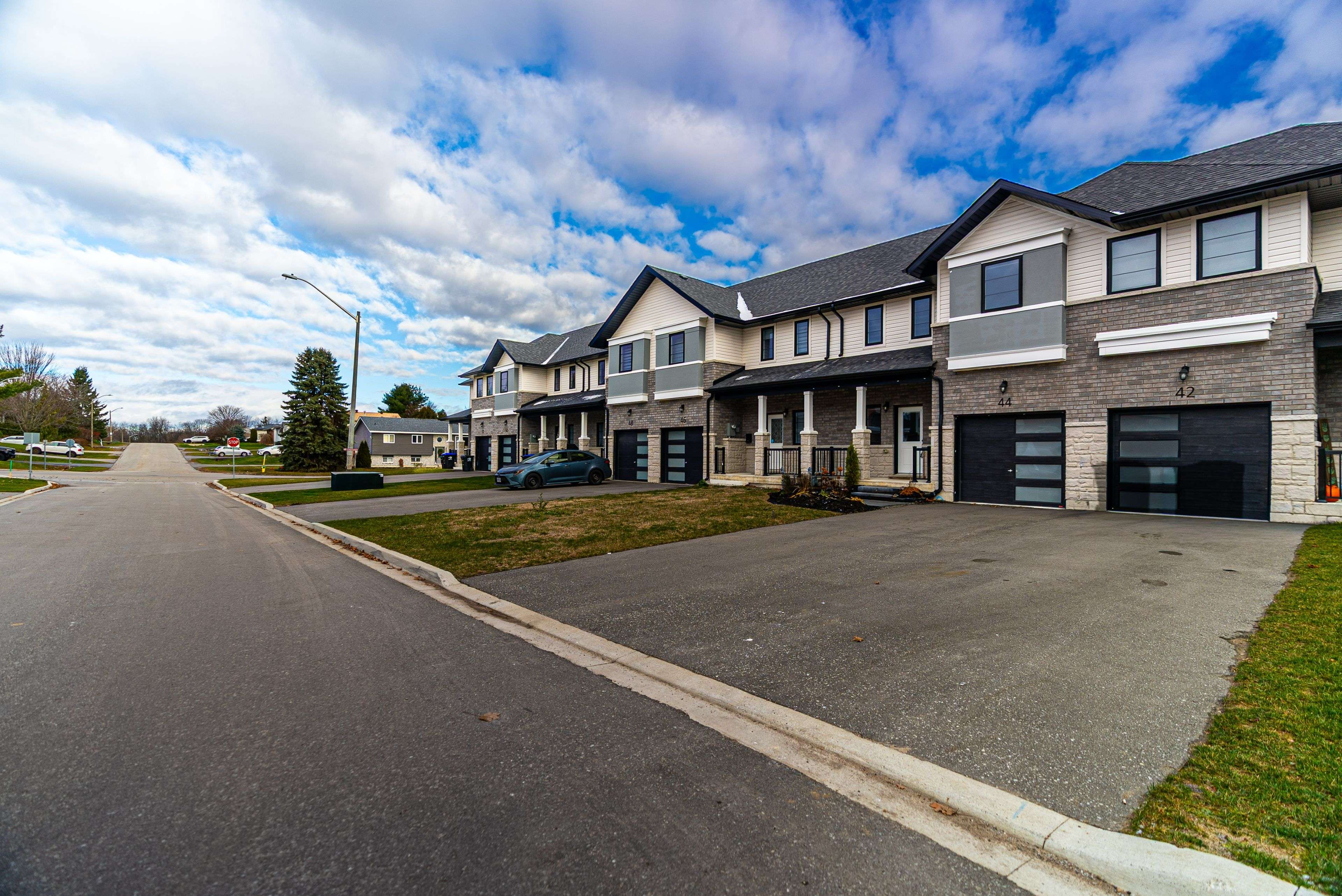 Penetanguishene, ON L9M 0W1,44 Lahey CRES