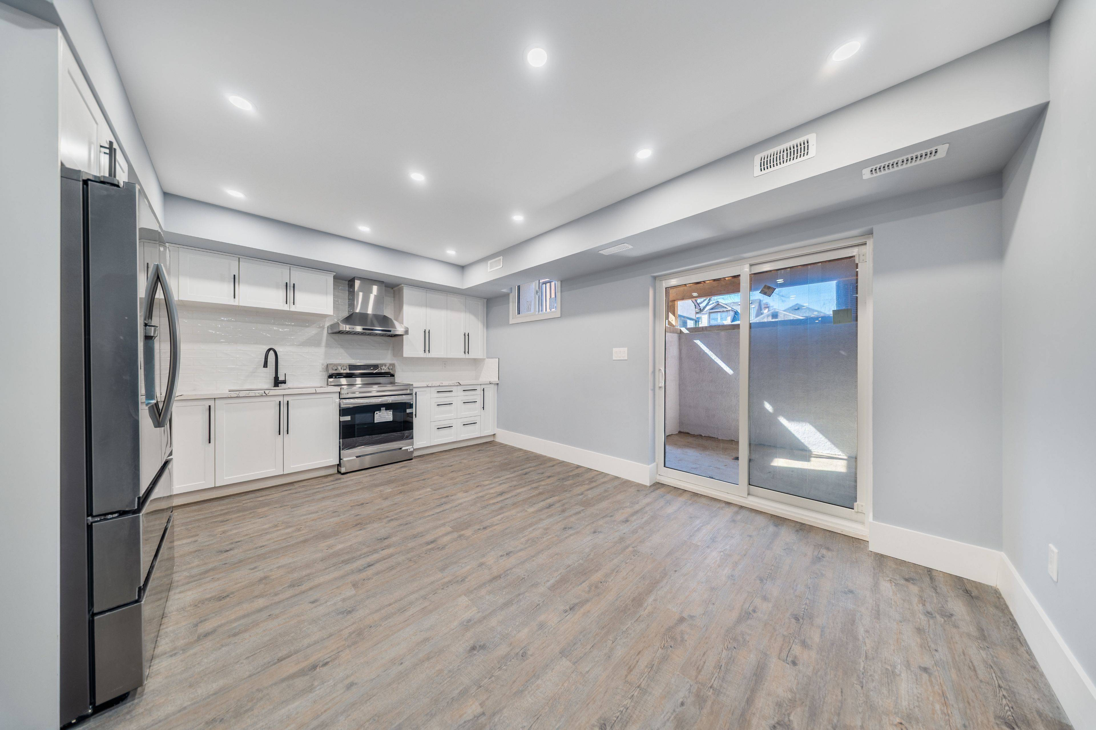 Toronto W03, ON M6N 1T3,82 Pritchard AVE #3