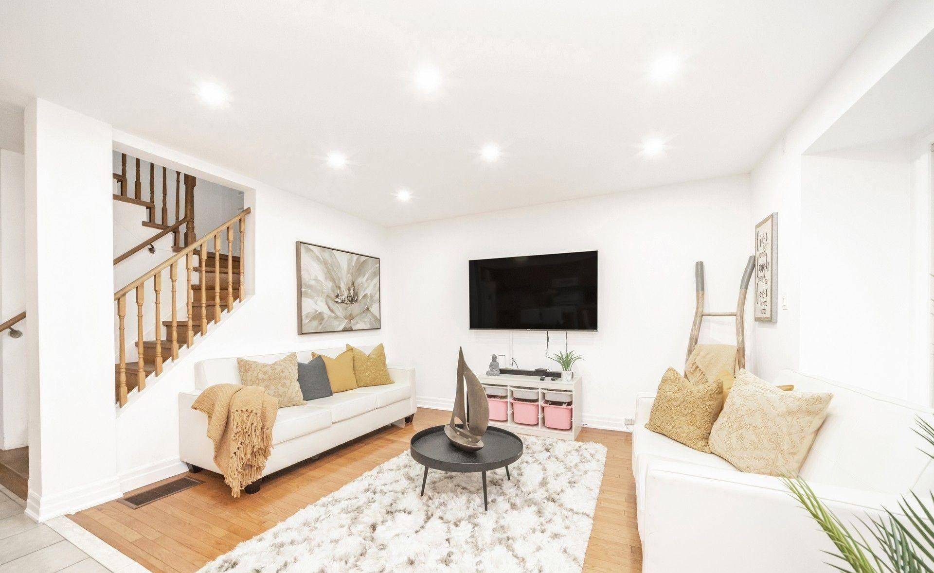 Brampton, ON L7A 2A9,36 Roxton CRES N