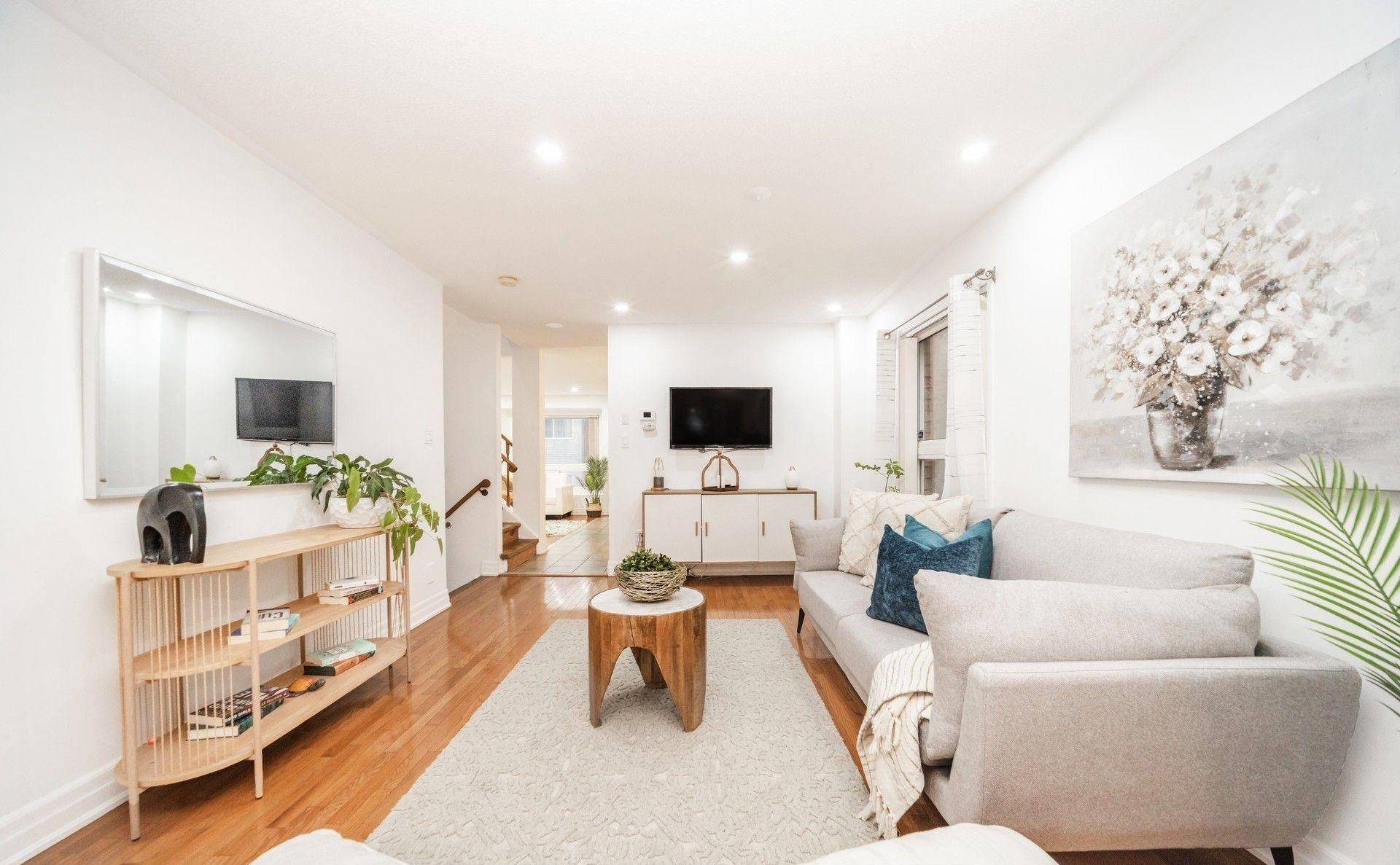 Brampton, ON L7A 2A9,36 Roxton CRES N