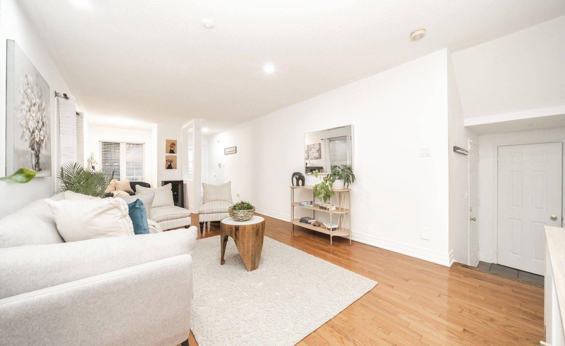 Brampton, ON L7A 2A9,36 Roxton CRES N