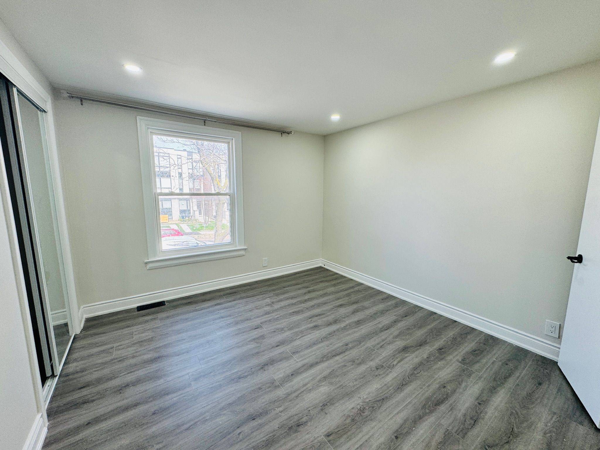 Toronto W03, ON M6E 4S7,196 Caledonia RD #2nd Flr