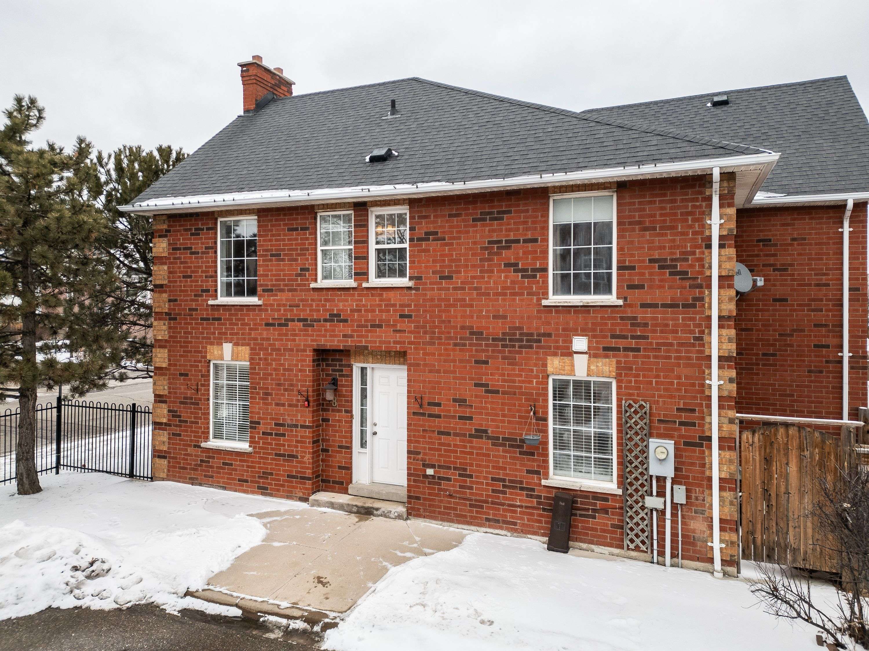 Mississauga, ON L5N 7T4,6860 Meadowvale Town Centre CIR #8