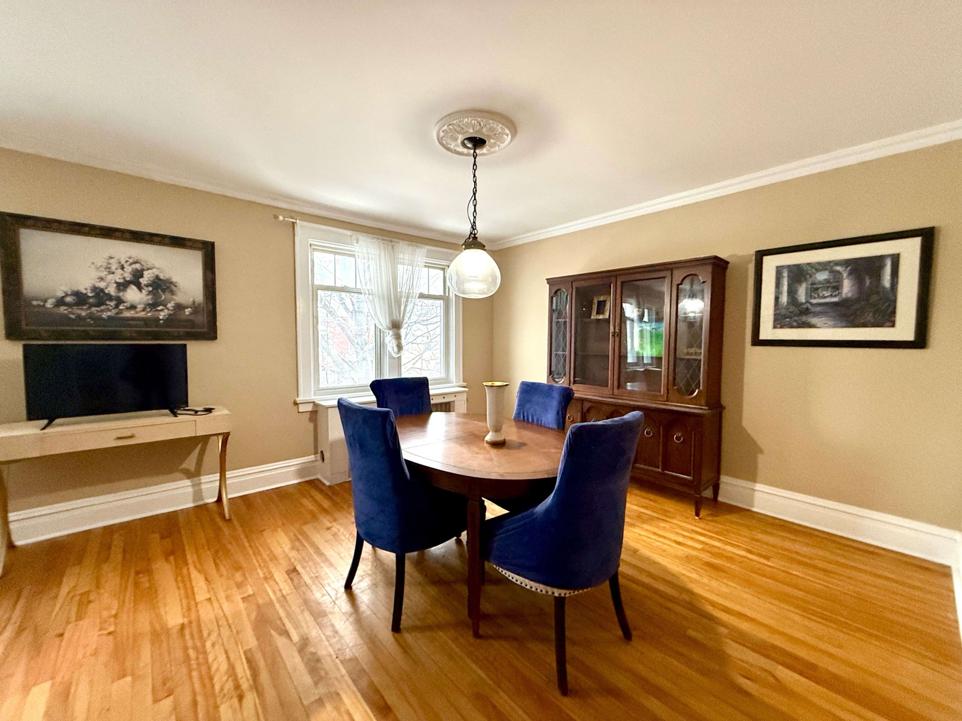 Lower Town - Sandy Hill, ON K1N 5V1,296 York ST #2