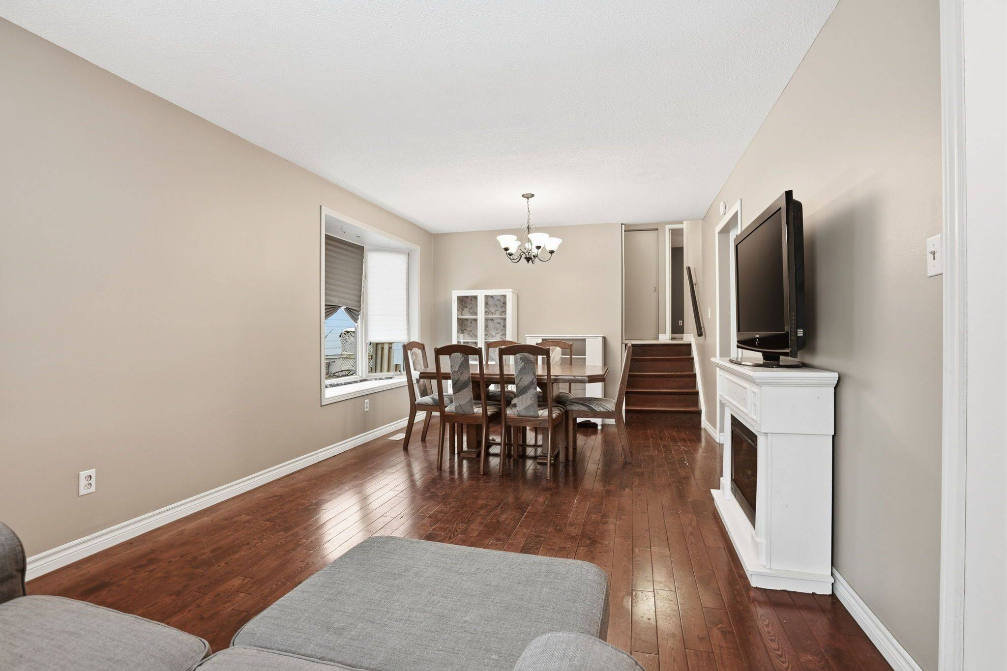 Hamilton, ON L8J 1A5,83 Rand ST