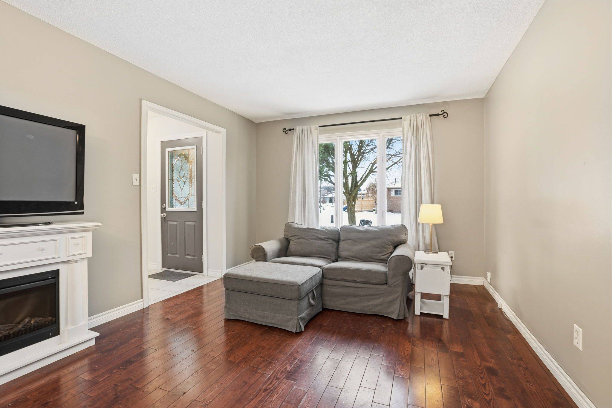 Hamilton, ON L8J 1A5,83 Rand ST