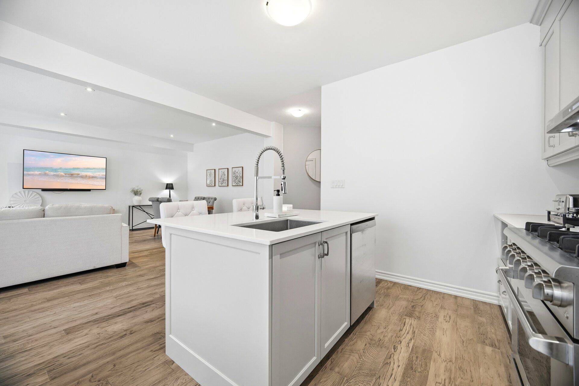 Lincoln, ON L3J 0S5,4062 Thomas ST