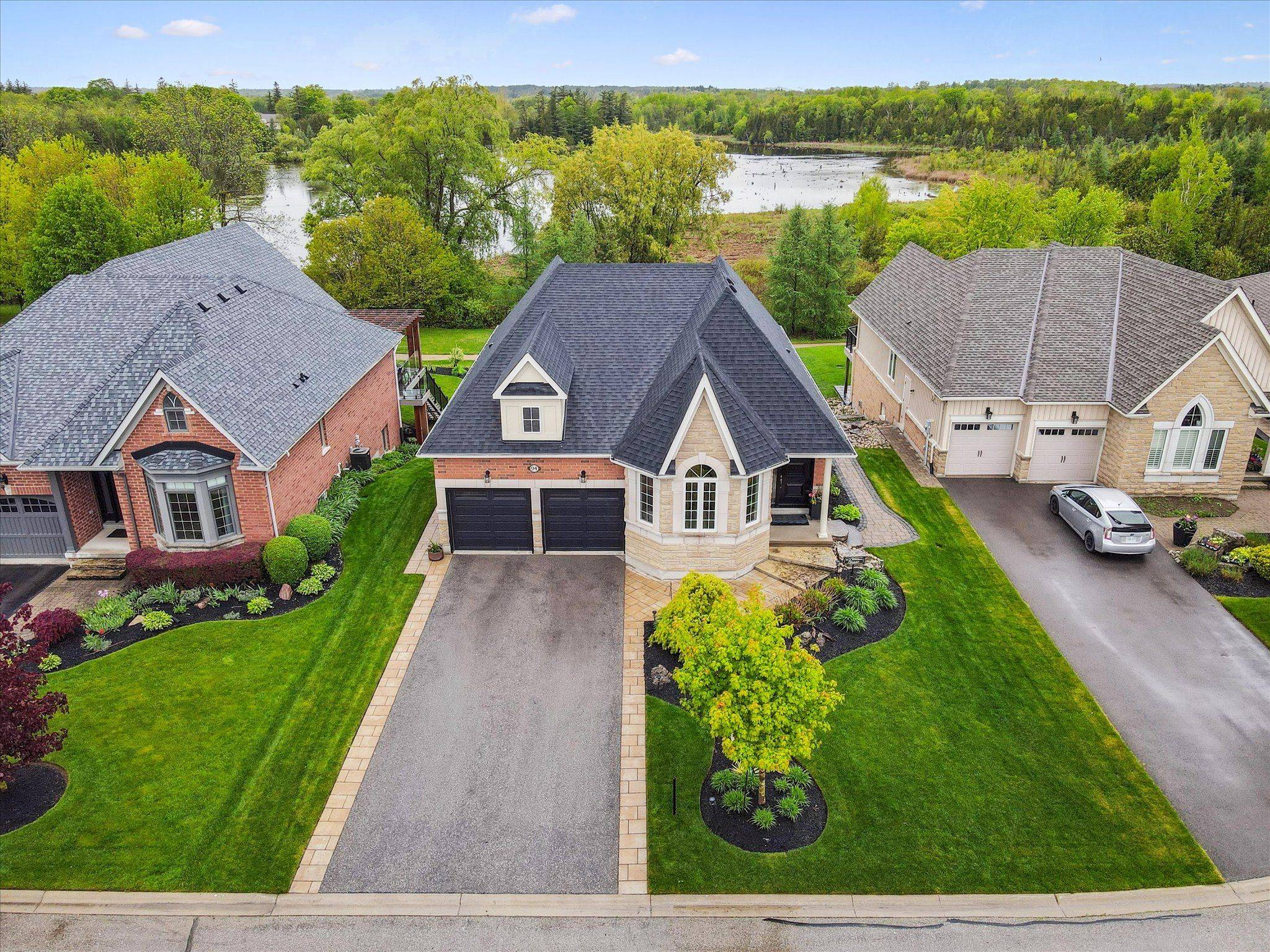 Puslinch, ON N1H 6H9,94 Aberfoyle Mill CRES