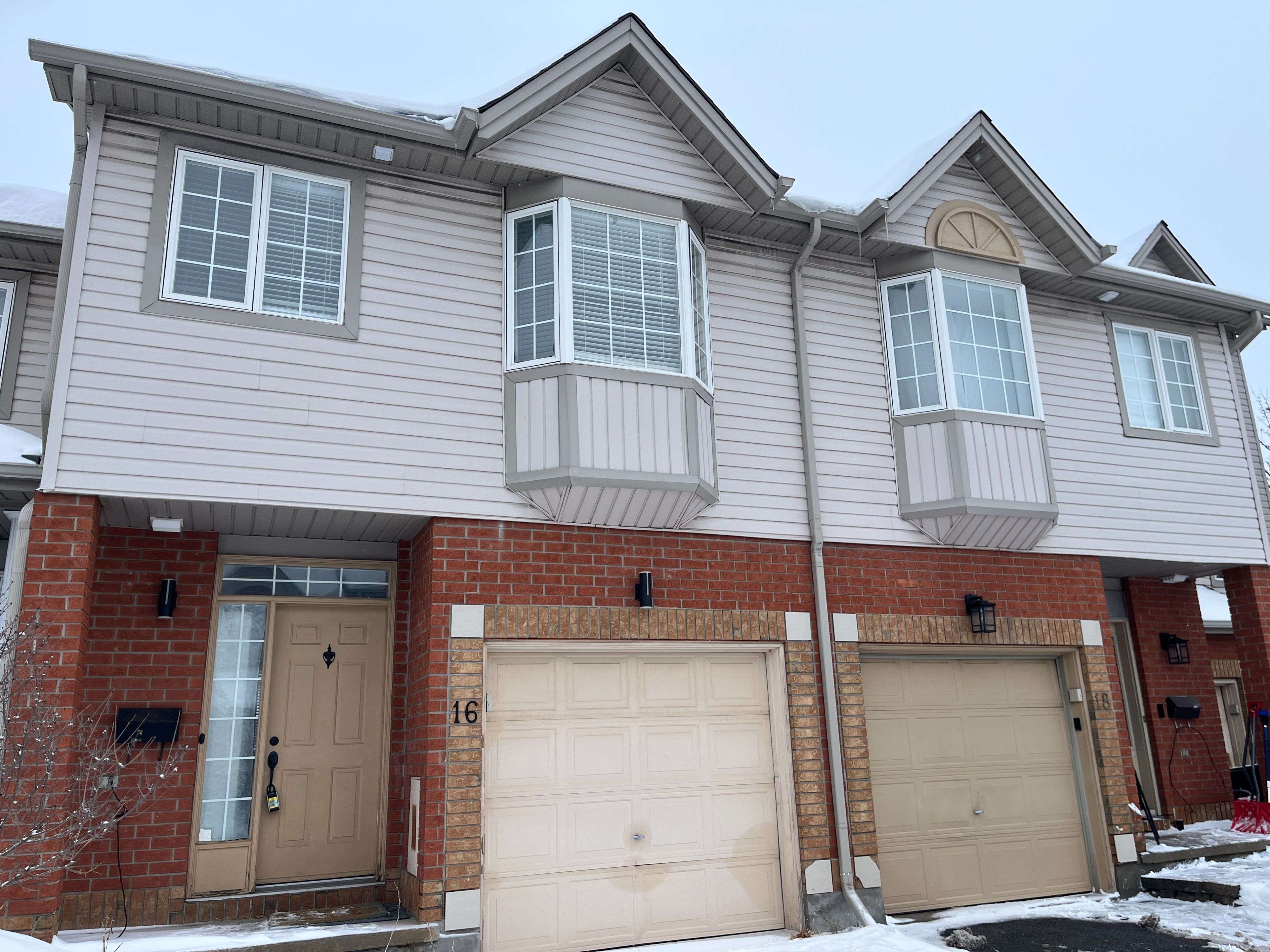 Alta Vista And Area, ON K1G 6M4,16 Santa Cruz Private