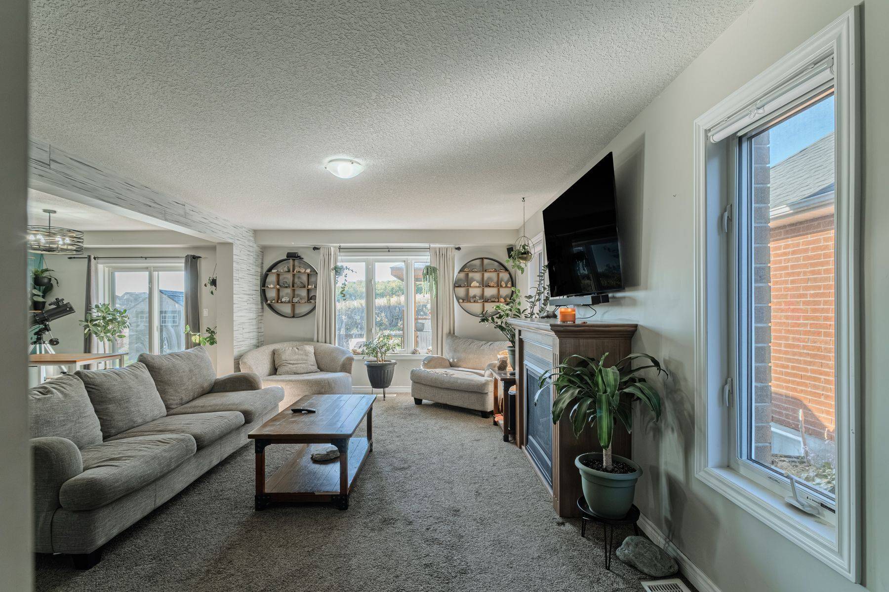 Woodstock, ON N4T 0J3,1384 Caen AVE