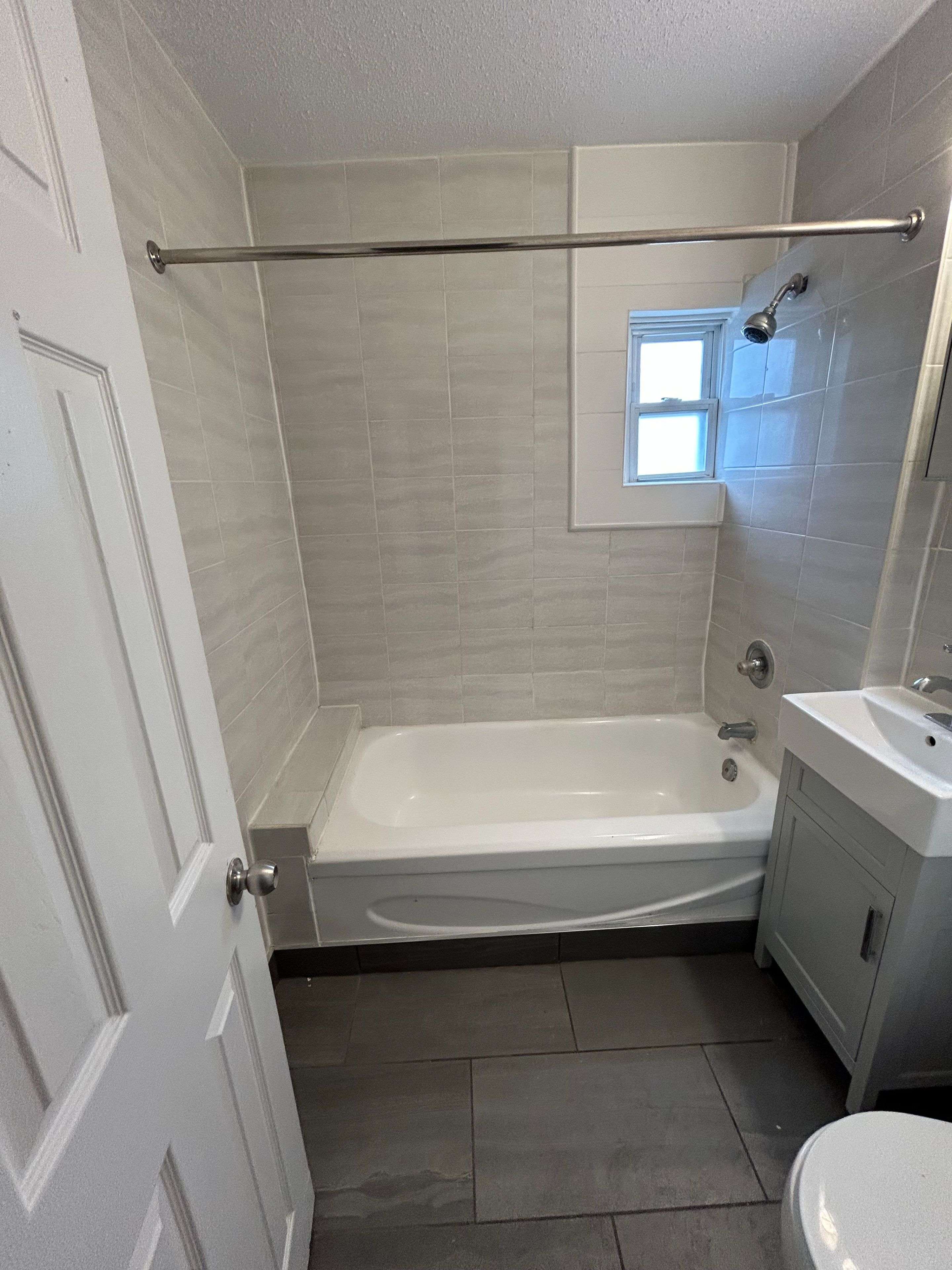 West Centre Town, ON K1R 6R6,883 Somerset ST W #6