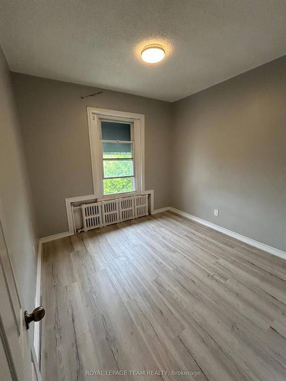 West Centre Town, ON K1R 6R6,883 Somerset ST W #6