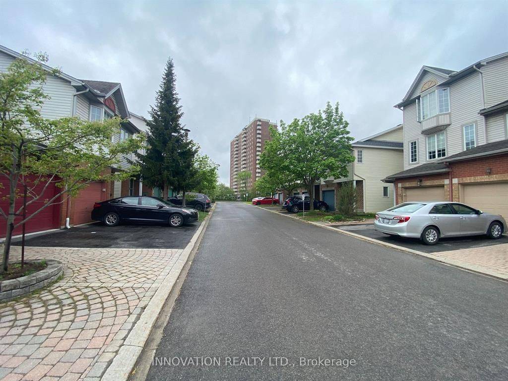 Alta Vista And Area, ON K1G 6M5,17 Santa Cruz AVE