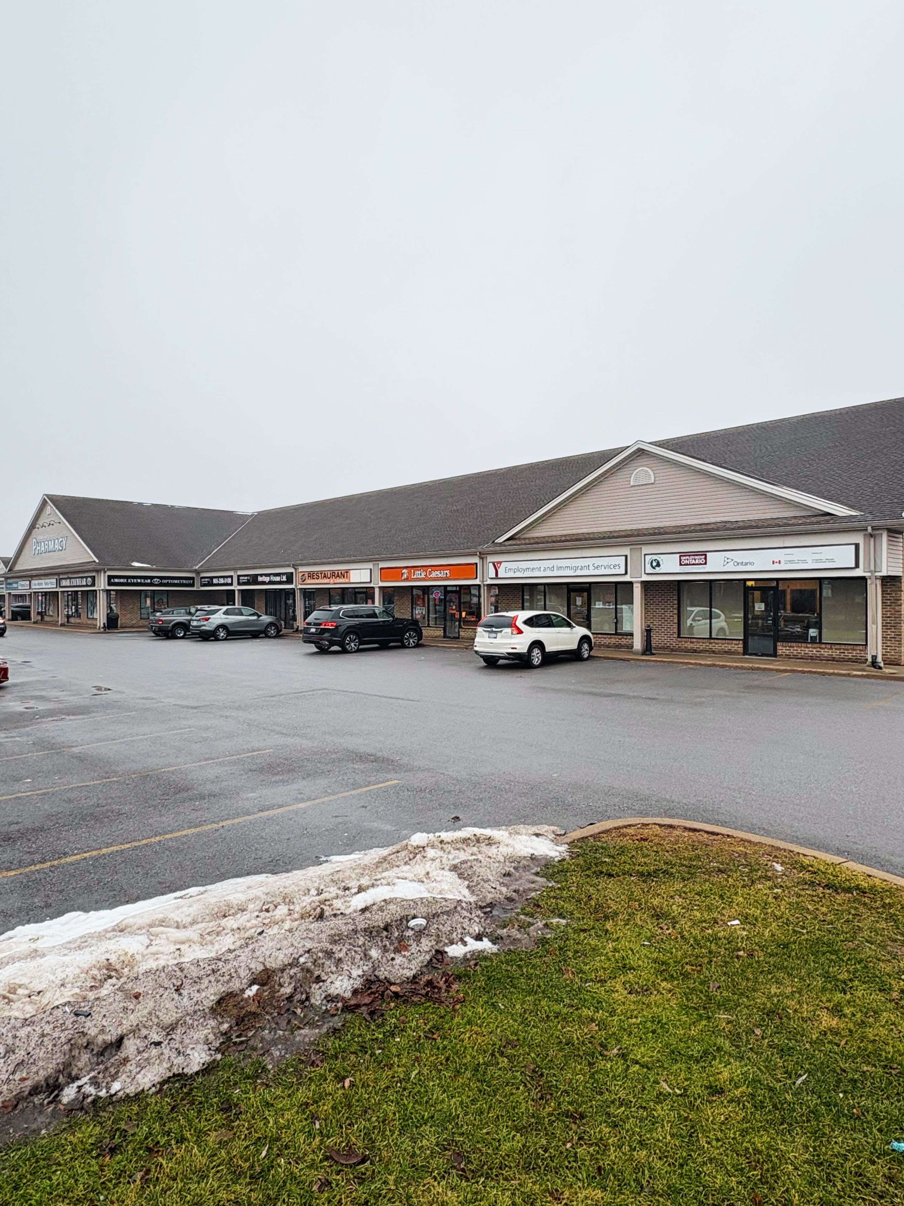 Niagara Falls, ON L2H 1H3,8123 LUNDY'S LN #10&11