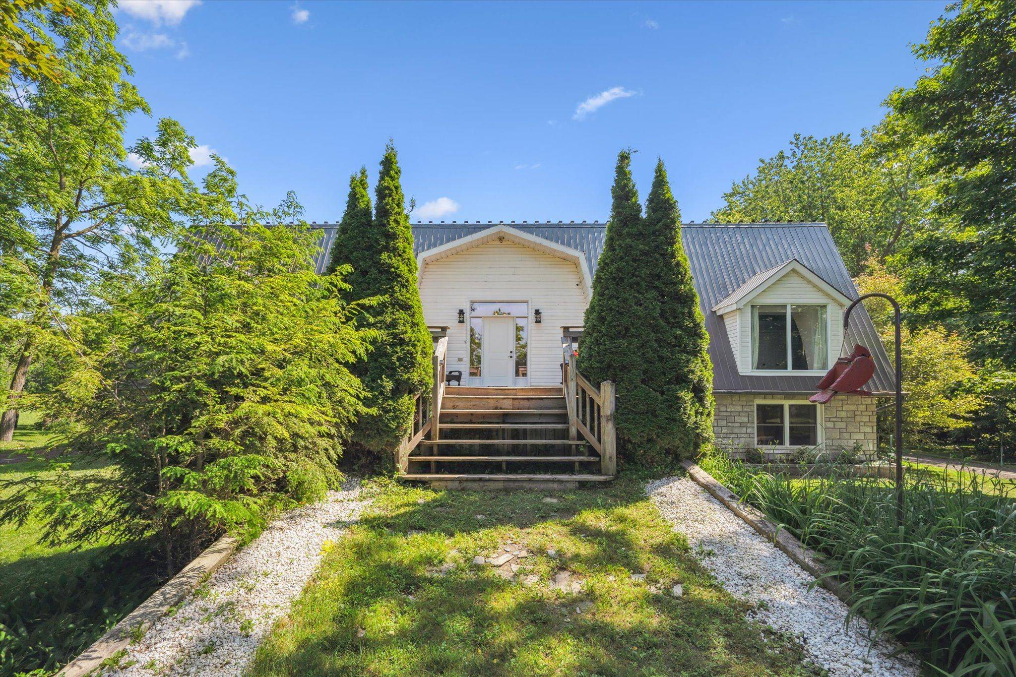 Centre Wellington, ON N0B 1S0,128 Wellington Road 7 RD