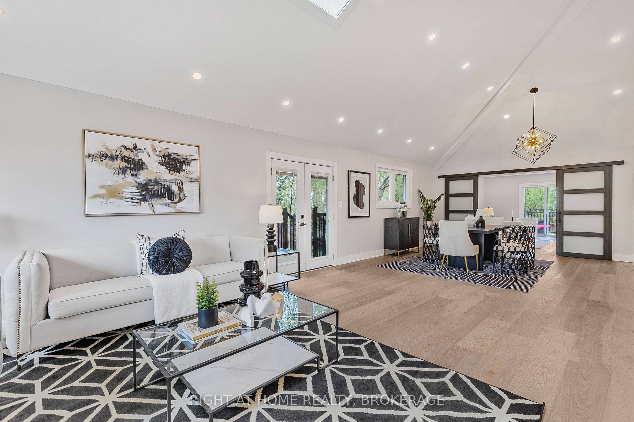 Hamilton, ON L9G 2K3,347 Mapledene DR #UPPER