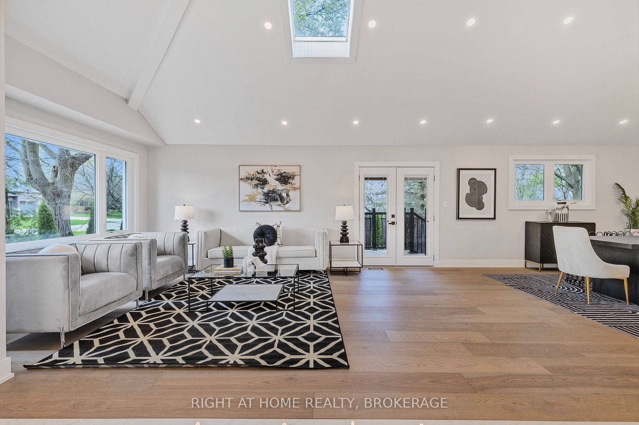 Hamilton, ON L9G 2K3,347 Mapledene DR #UPPER