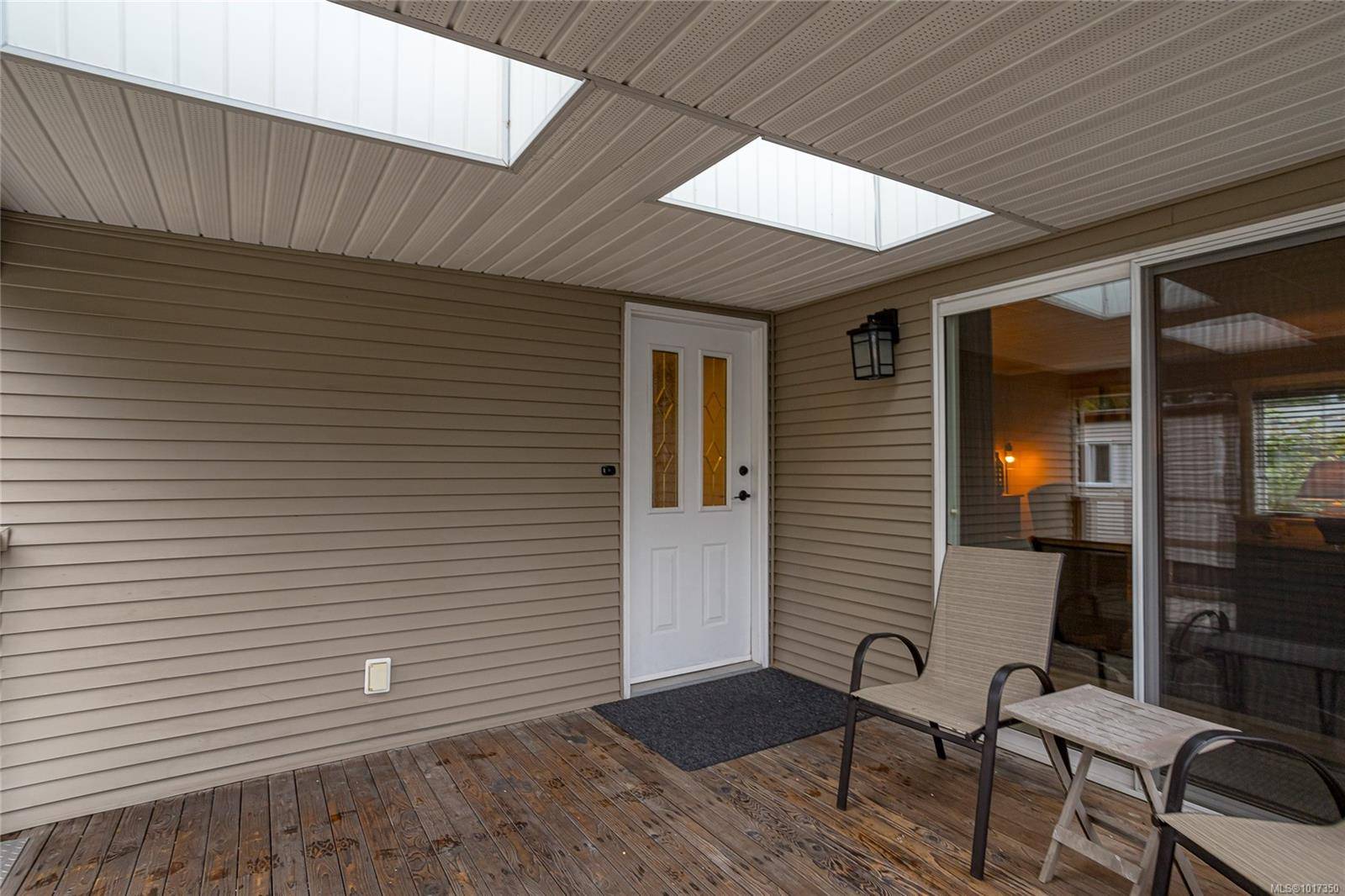 Nanaimo, BC V9R 6L2,61 12th St #28