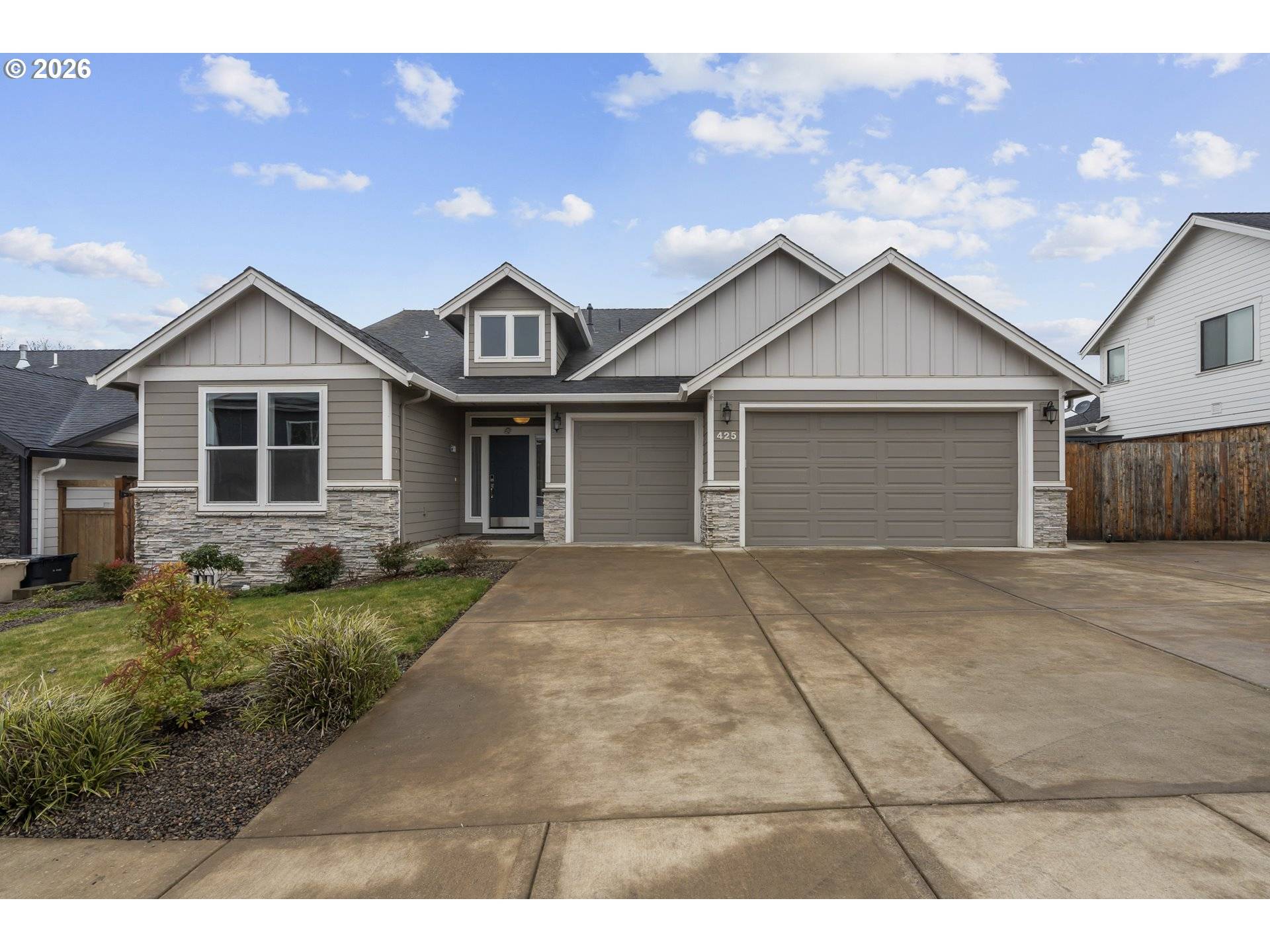 Dallas, OR 97338,425 NW CRATER LAKE DR