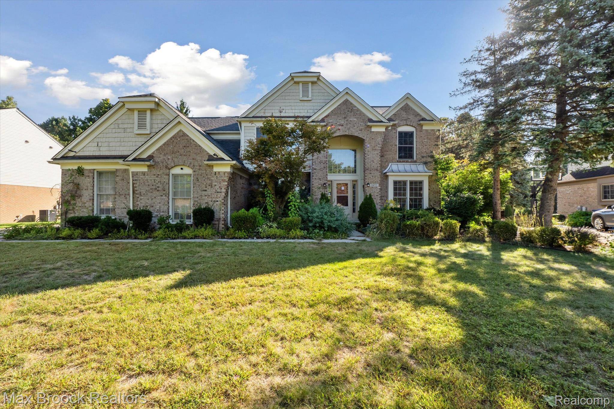 Plymouth, MI 48187,5872 Meadowview DR