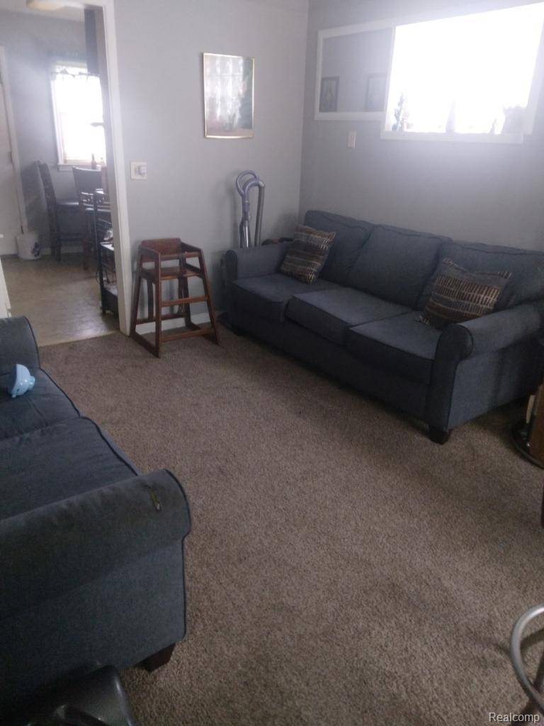 Detroit, MI 48224,19433 MOROSS RD