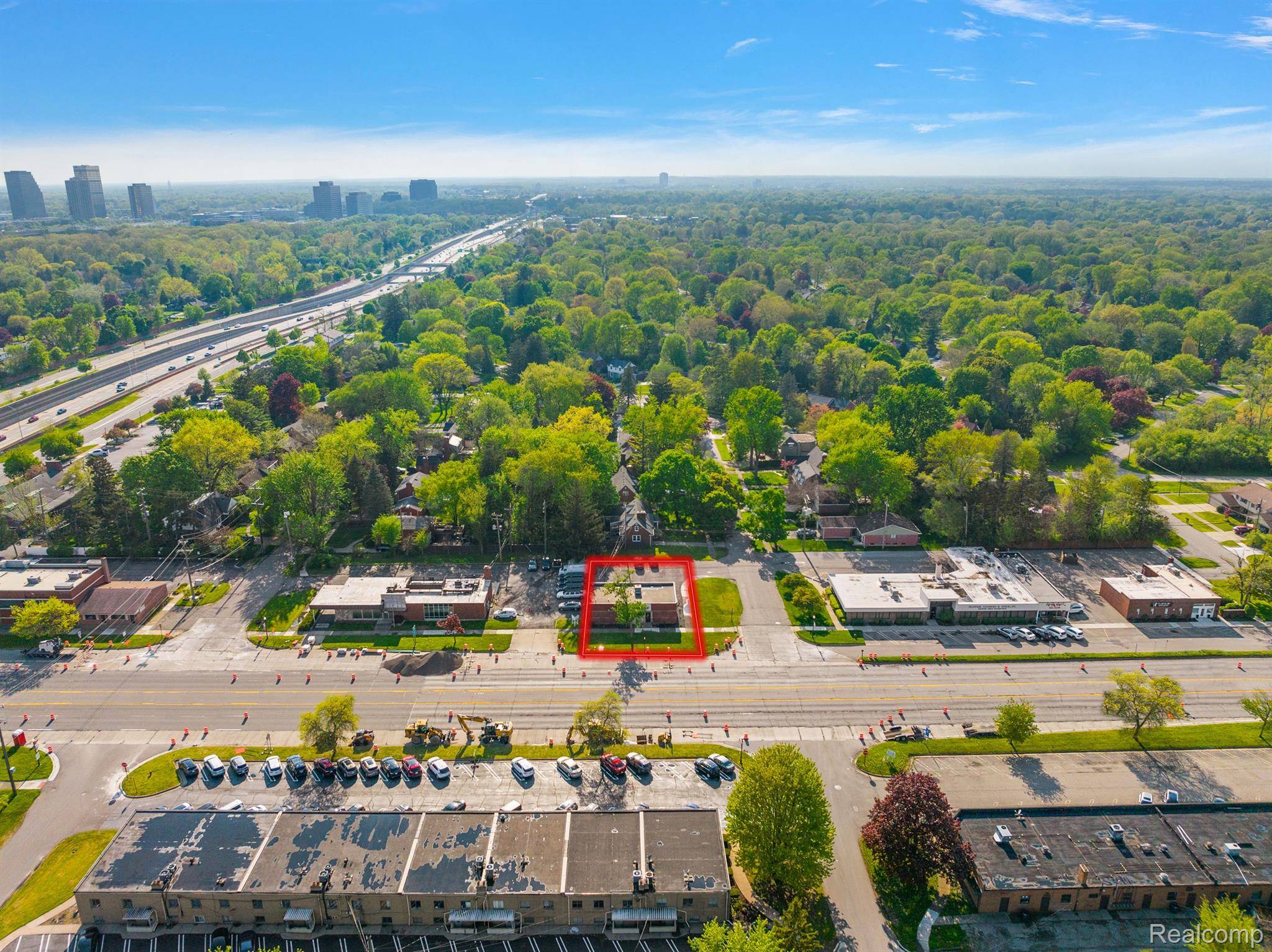 Lathrup Village, MI 48076,27241 SOUTHFIELD RD