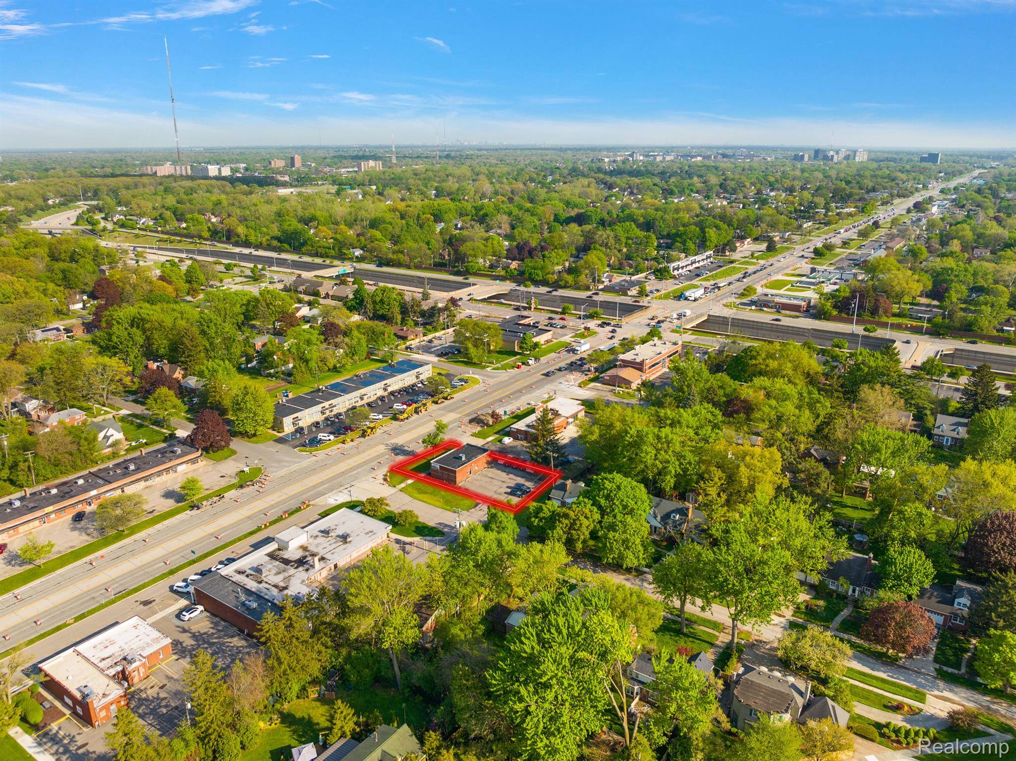 Lathrup Village, MI 48076,27241 SOUTHFIELD RD