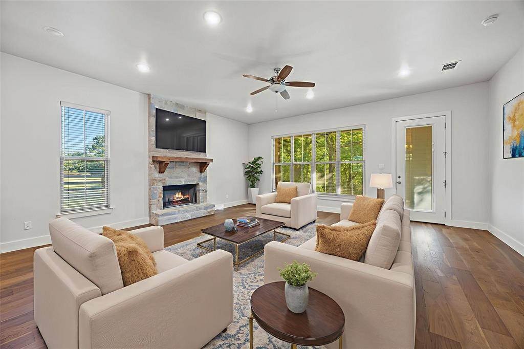 Granbury, TX 76049,516 Lydia Lane