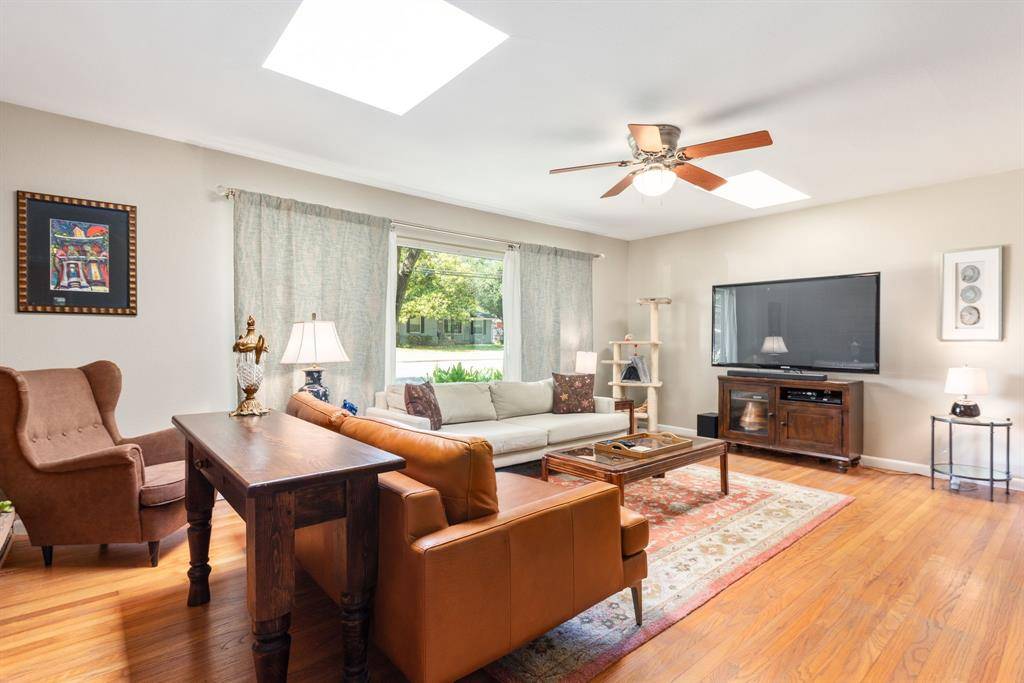 Dallas, TX 75214,6803 Blessing Drive