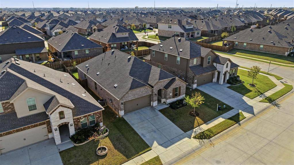 Aubrey, TX 76227,10408 Autumn Leaves Lane