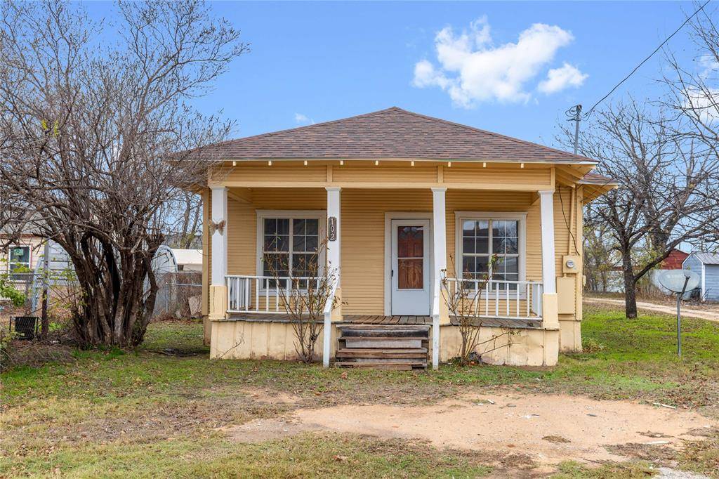 Bangs, TX 76823,102 E Fitzgerald Street