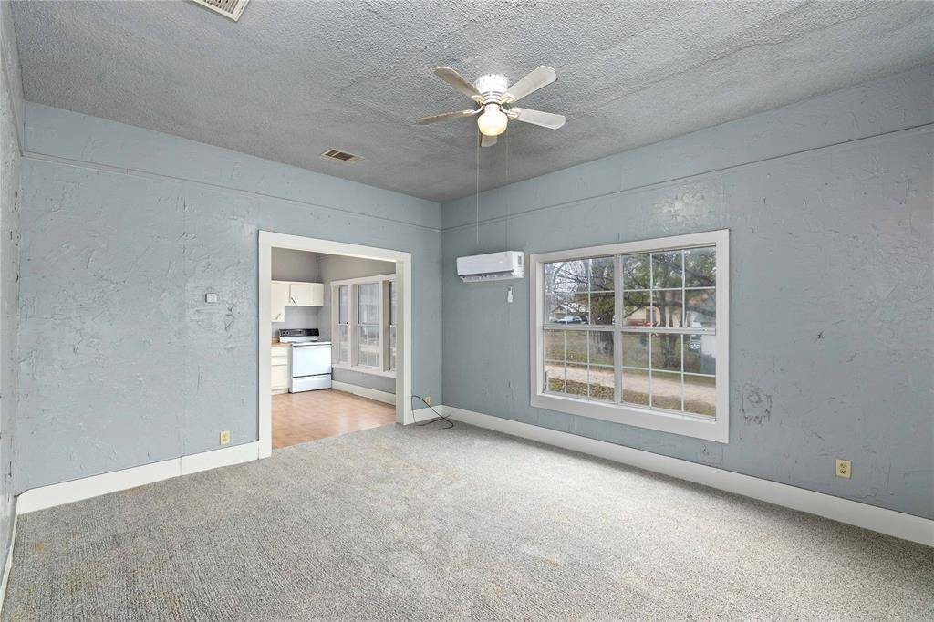 Bangs, TX 76823,102 E Fitzgerald Street