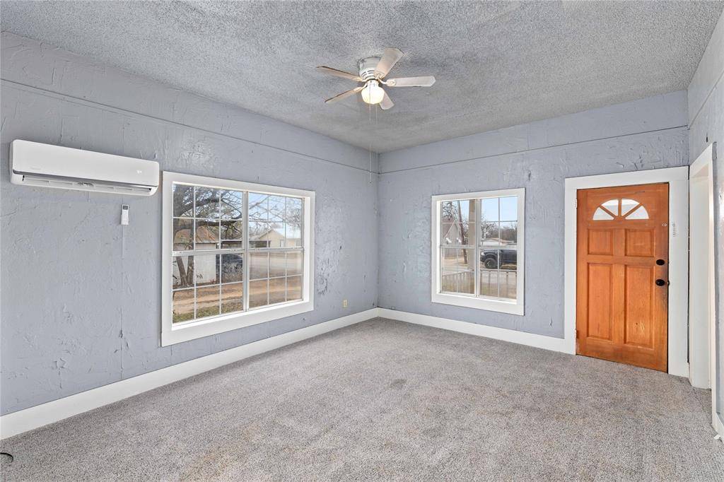 Bangs, TX 76823,102 E Fitzgerald Street