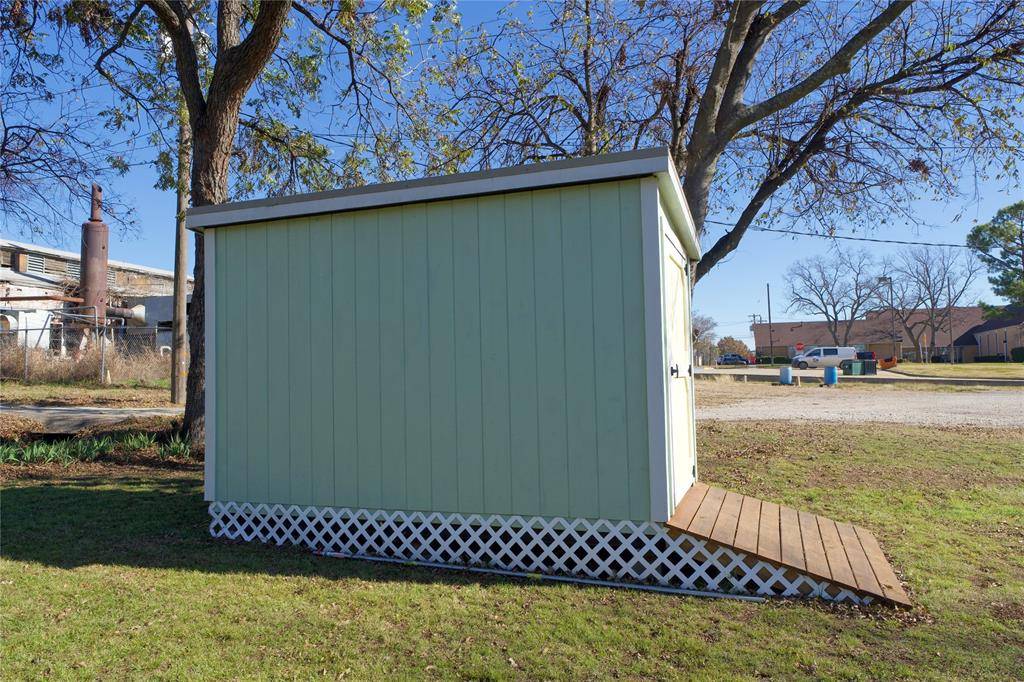 Whitesboro, TX 76273,201 Water Street