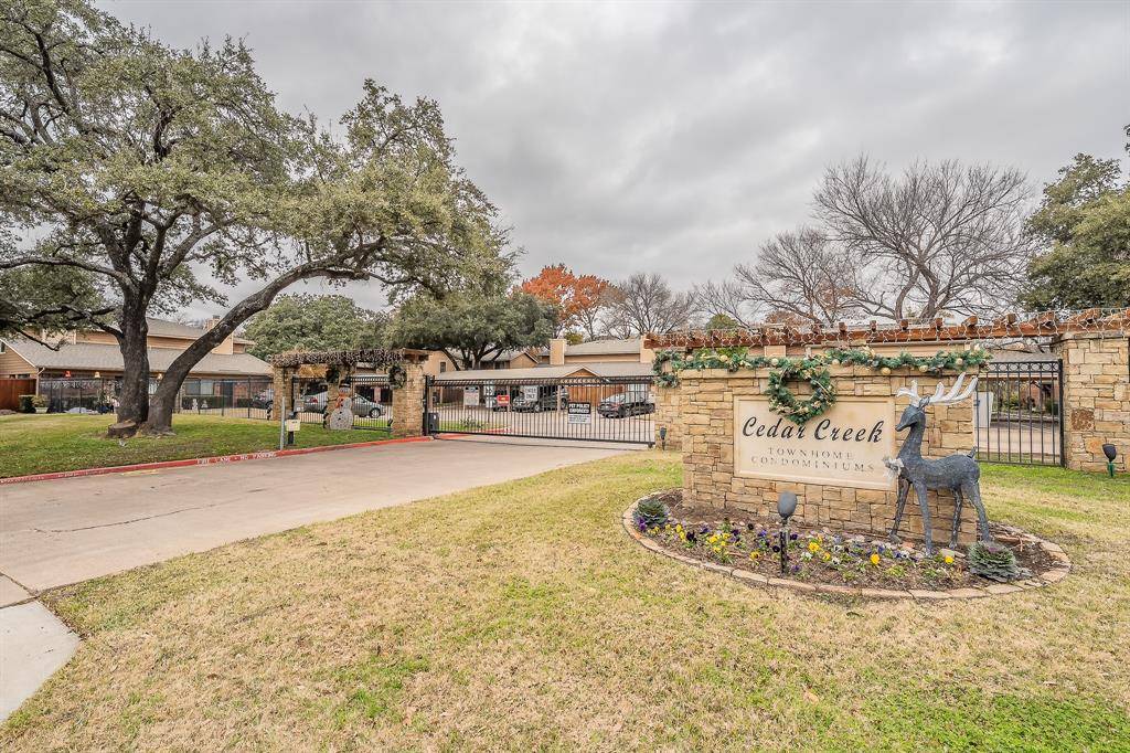 Benbrook, TX 76109,5662 Cedar Creek Drive