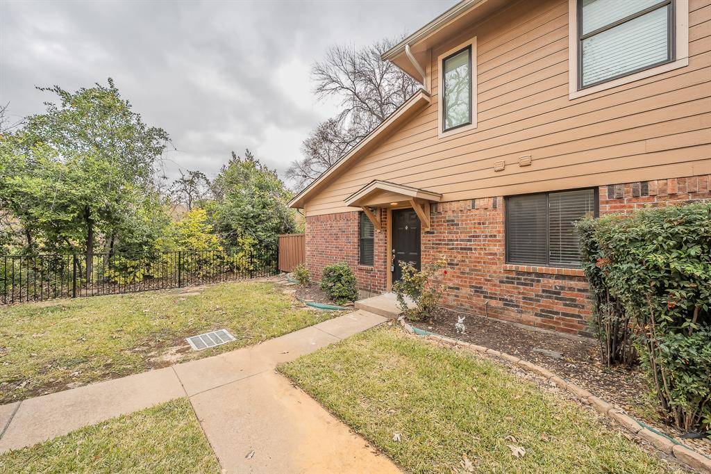 Benbrook, TX 76109,5662 Cedar Creek Drive