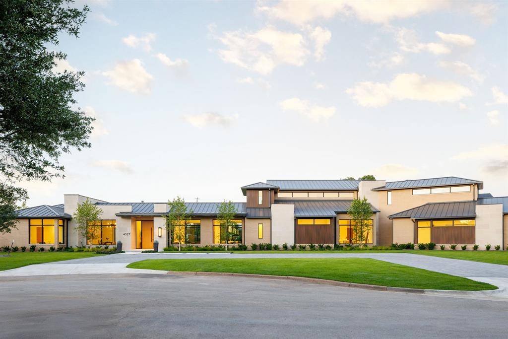 Dallas, TX 75229,4527 N Lindhurst Avenue