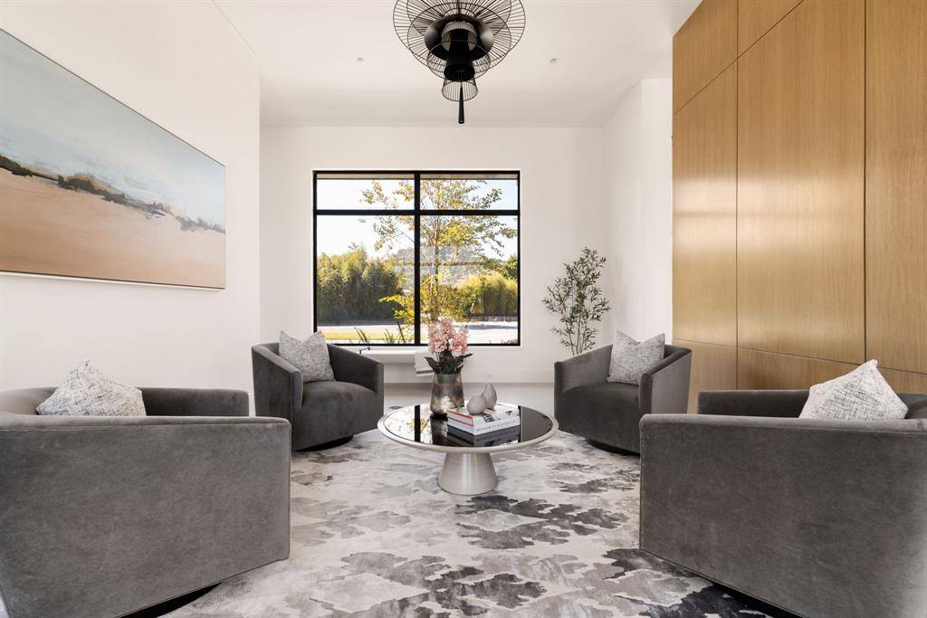 Dallas, TX 75229,4527 N Lindhurst Avenue