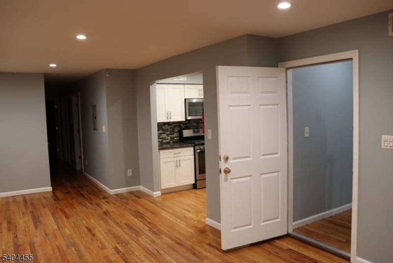 Elizabeth City, NJ 07206,323 Bond St