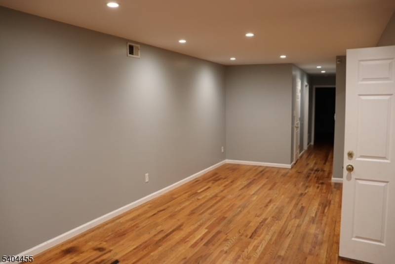 Elizabeth City, NJ 07206,323 Bond St