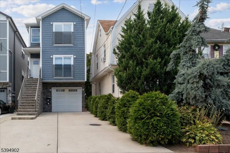 Elizabeth City, NJ 07201,668 Jefferson Ave