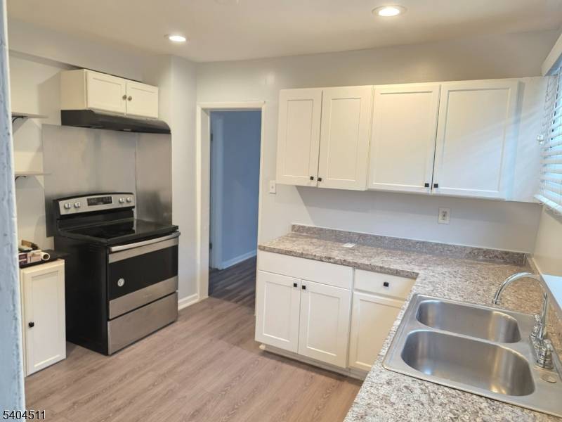 Plainfield City, NJ 07063,221 Morris St #1