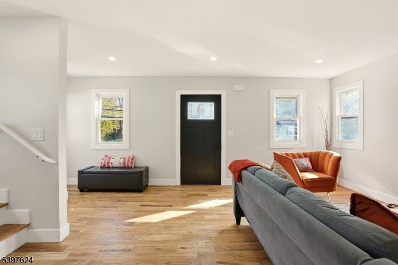 Bloomfield Twp., NJ 07003,68 Bell St