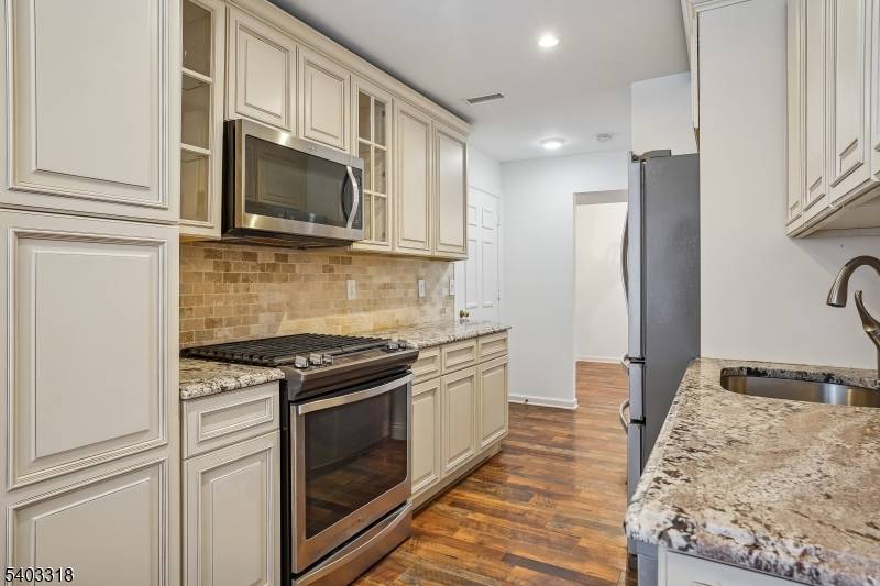 Englishtown Boro, NJ 07726,392 Bayberry Ct