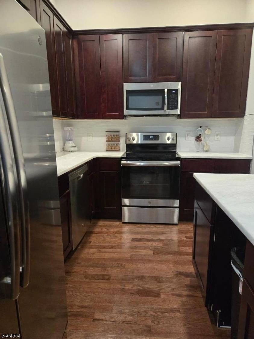 Newark City, NJ 07105,274 Lafayette St